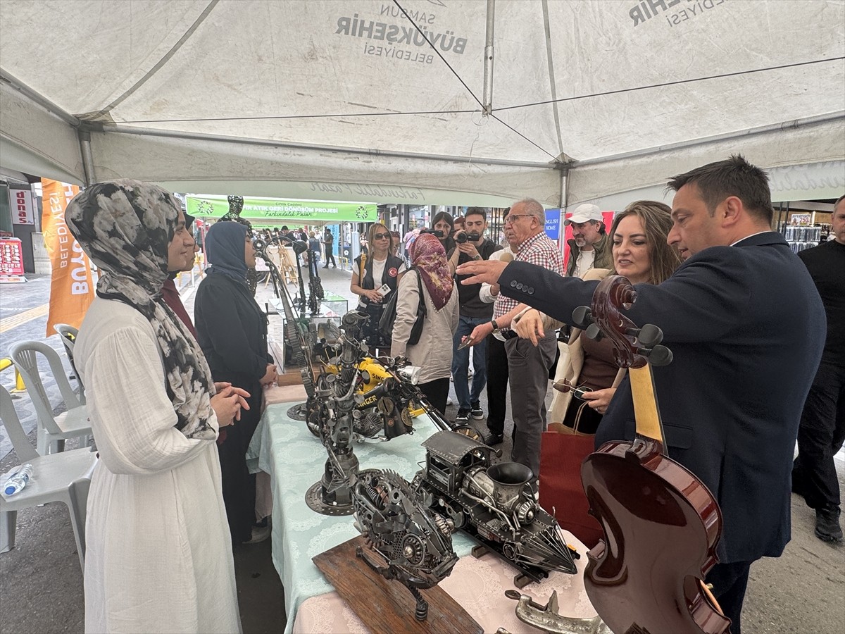 Samsun Büyükşehir Belediyesinin "Çiftlik Caddesi Sıfır Atık Geri Dönüşüm Projesi" kapsamında...