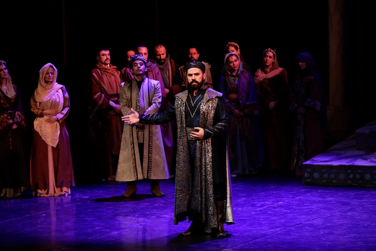 Samsun Devlet Opera ve Balesi (SAMDOB), "Muhteşem Süleyman" operasını seyirciyle buluşturdu....