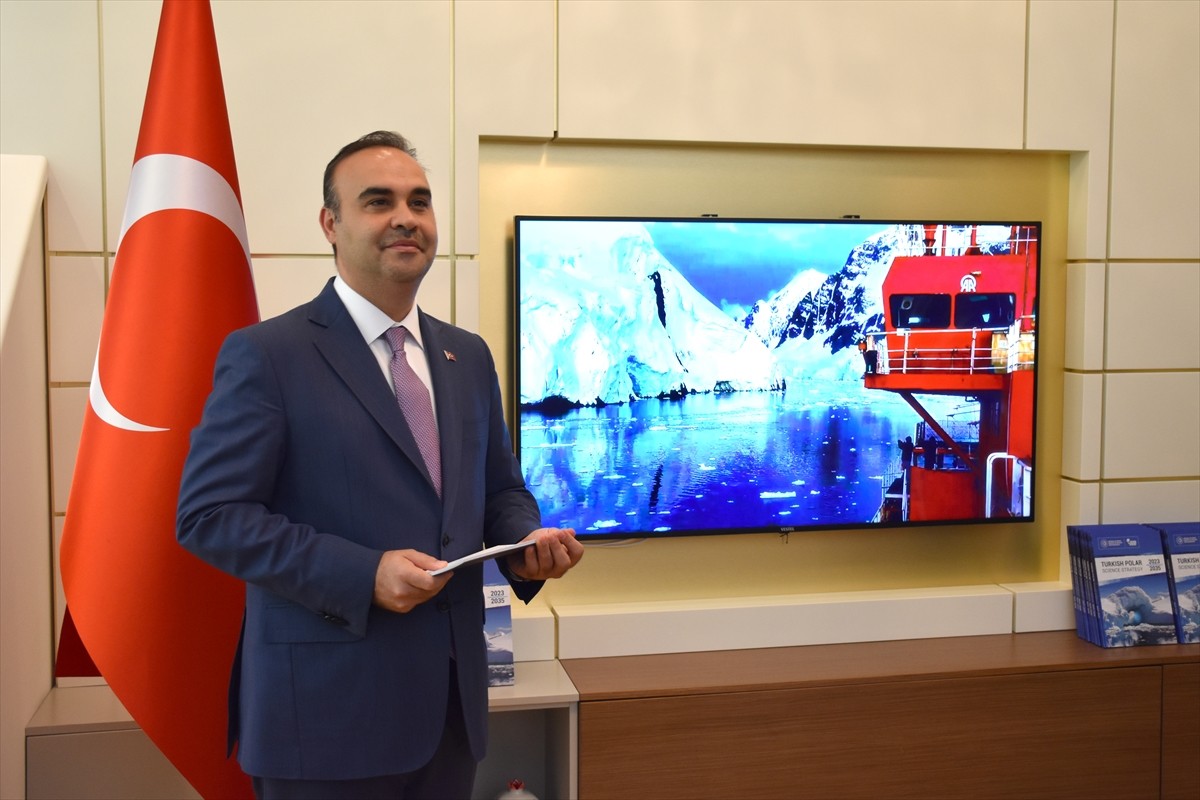 Sanayi ve Ticaret Bakanı Mehmet Fatih Kacır (fotoğrafta), İİtalya'nın ev sahipliği yaptığı 47....