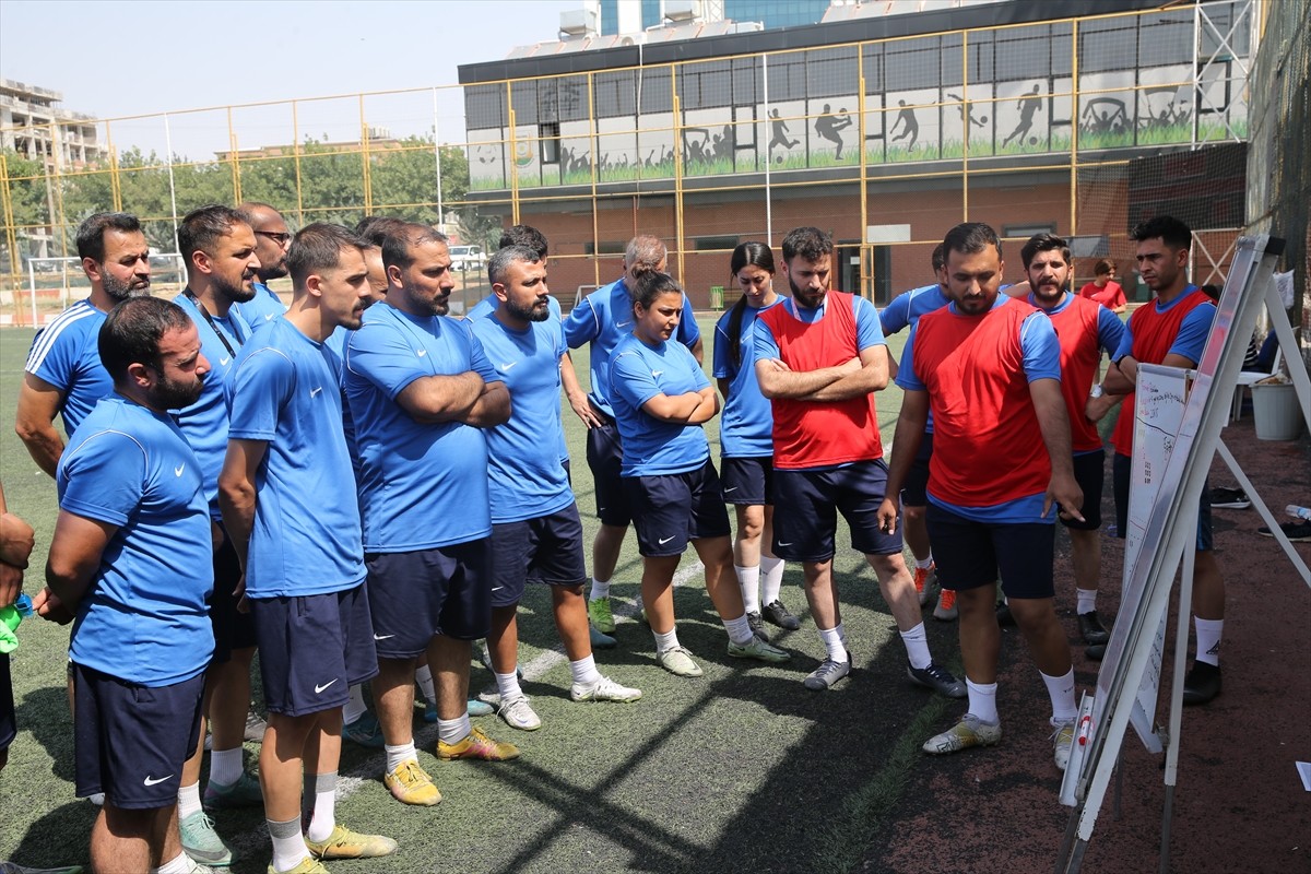 Şanlıurfa'da Türkiye Futbol Federasyonu (TFF) ile Türkiye Futbol Antrenörleri Derneği (TÜFAD) iş...