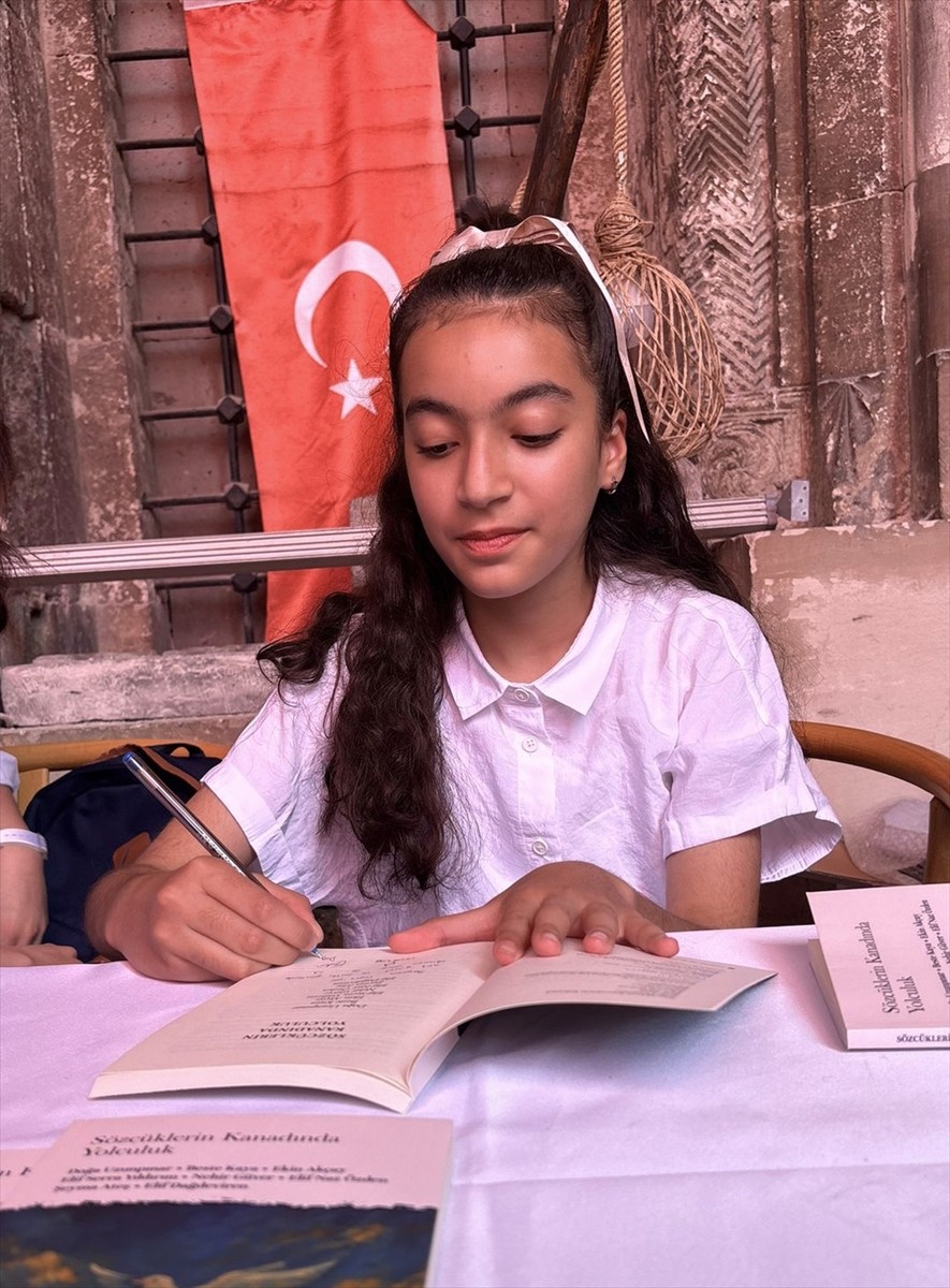 Sivas Bilim ve Sanat Merkezi, yaratıcı yazarlık atölyesi öğrencileri Türk Dili ve Edebiyatı...