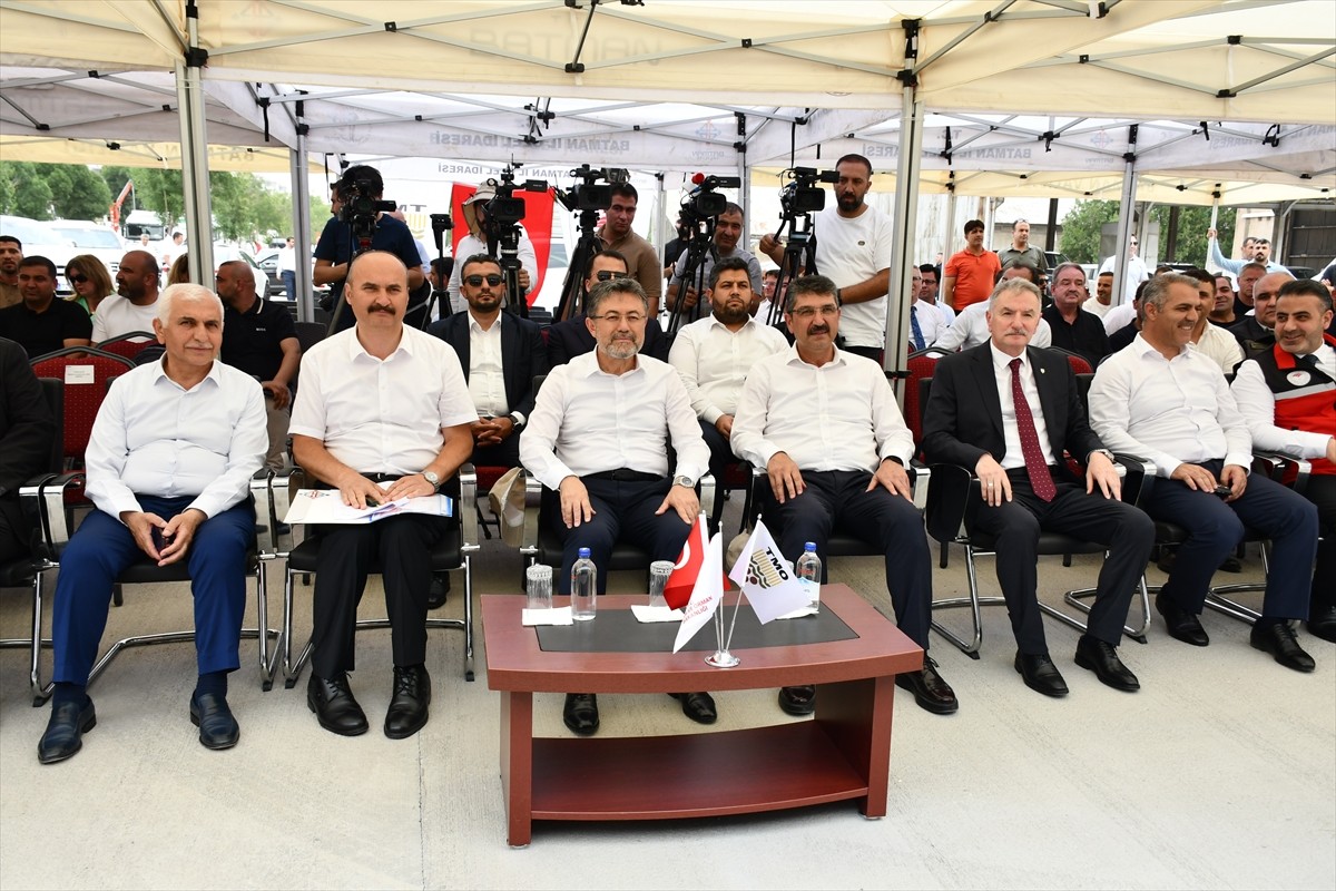 Tarım ve Orman Bakanı İbrahim Yumaklı, Batman'da Toprak Mahsulleri Ofisi (TMO) yeni hizmet binası...