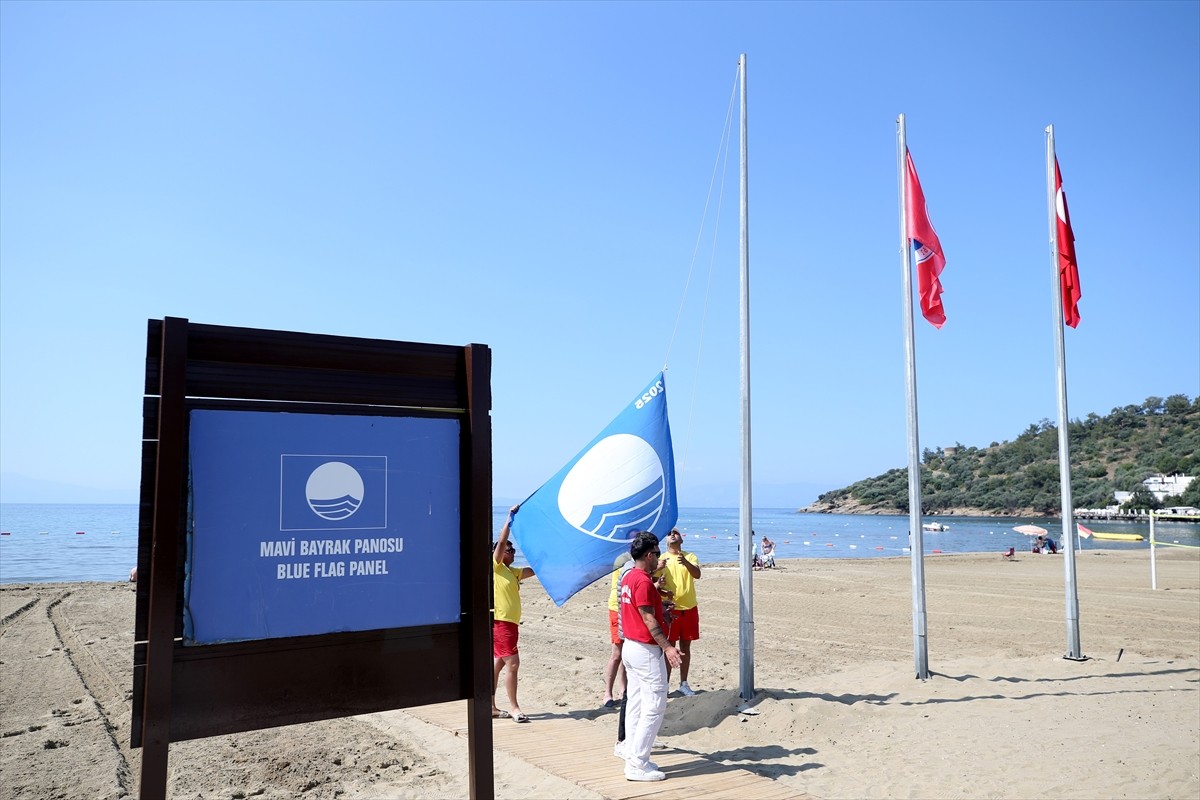 Temiz denizi ve kıyılarıyla İzmir, Türkiye'de en fazla çevre ödüllü kıyıya sahip üçüncü il olarak...