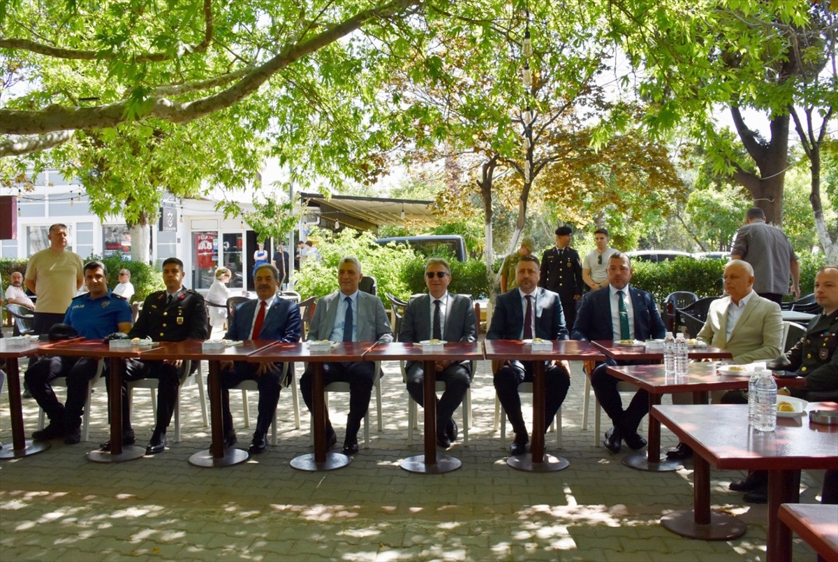 Ticaret Bakanı Ömer Bolat, Şarköy Kaymakamlığınca Meydan Çay Bahçesi'nde düzenlenen bayramlaşma...