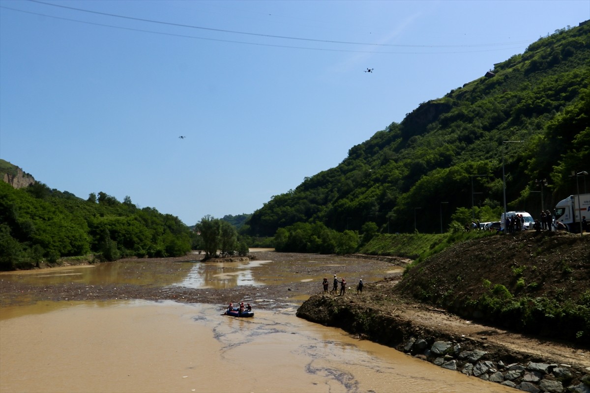 Trabzon'un Akçaabat ilçesinde iki gün önceki yağışın ardından kaybolan 72 yaşındaki Hüseyin...
