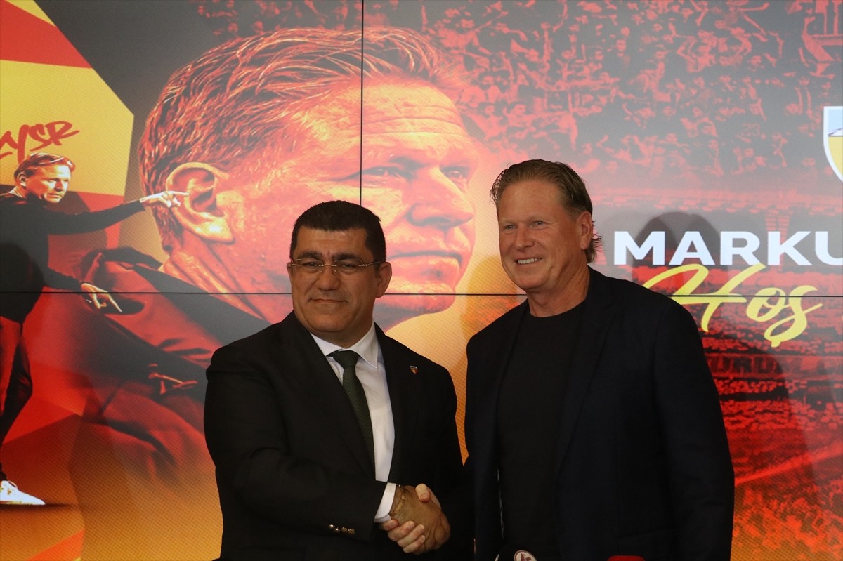 Trendyol Süper Lig ekibi Bellona Kayserispor'un teknik direktörlüğüne getirilen Markus Gisdol...