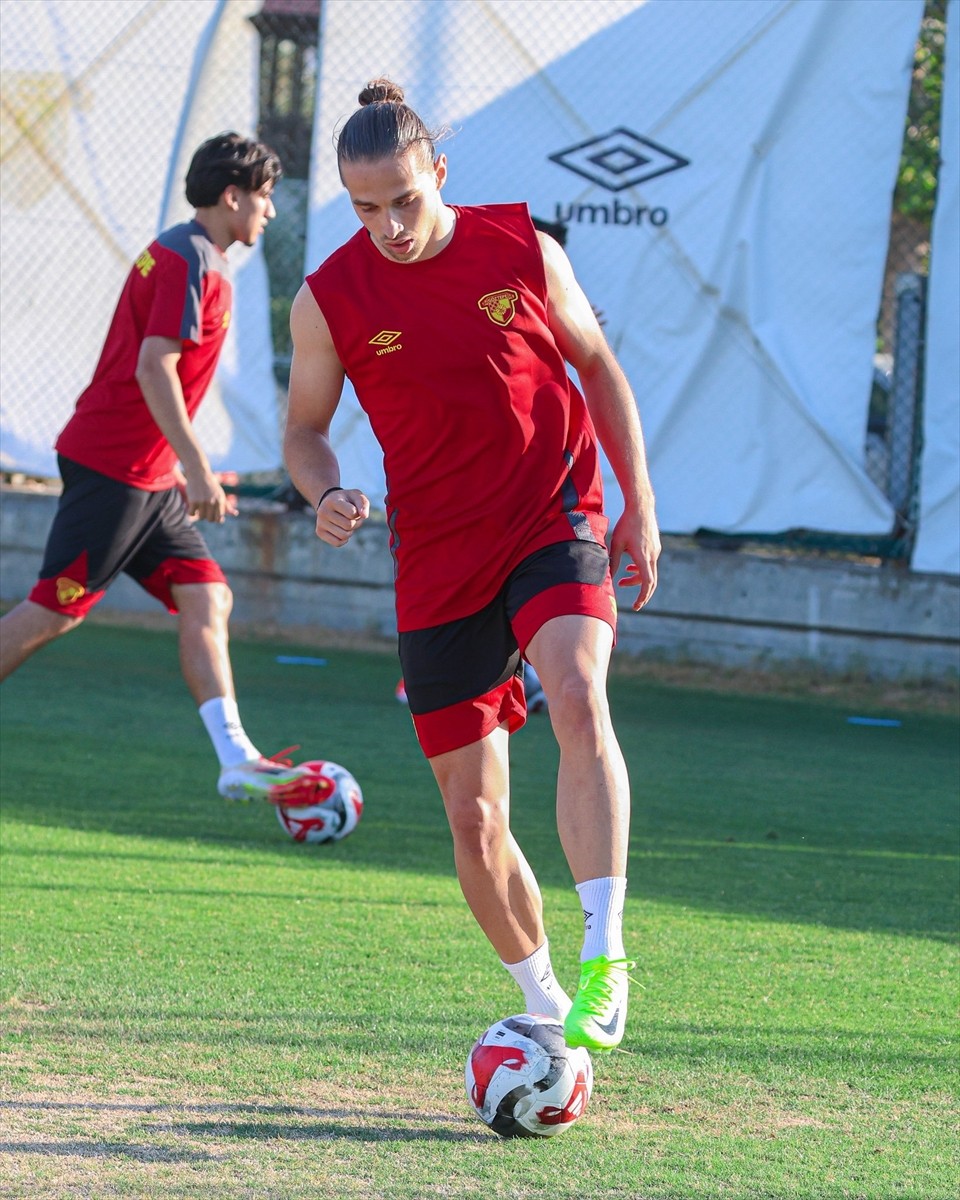 Trendyol Süper Lig ekiplerinden Göztepe, bugün gerçekleştirdiği antrenmanla 2025-2026 sezonu...