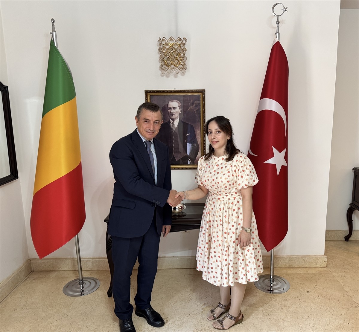 Türkiye'nin Bamako Büyükelçiliğinde bayramlaşma programı düzenlendi. Türkiye'nin Bamako...