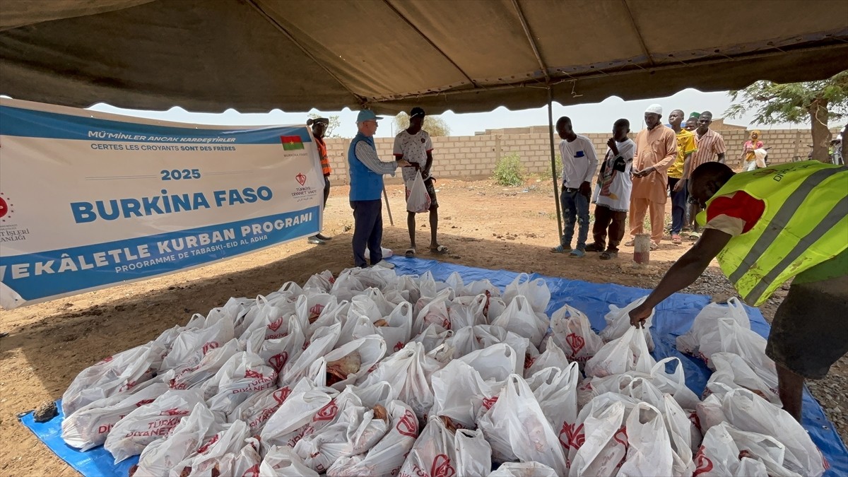 Türkiye Diyanet Vakfı (TDV), vekaletle kurban kesim organizasyonu kapsamında Burkina Faso'da...