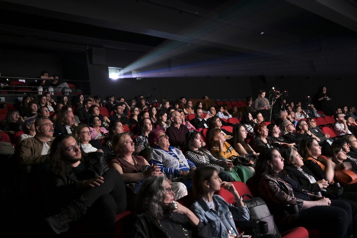 Uçan Süpürge Vakfı tarafından bu yıl 28'incisi düzenlenen Uçan Süpürge Uluslararası Kadın Filmleri...