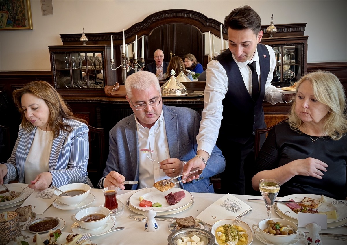 UNESCO'nun ilan ettiği Dünya Kahvaltı Günü vesilesiyle Türkiye'nin Sofya Büyükelçiliği Konutu'nda...