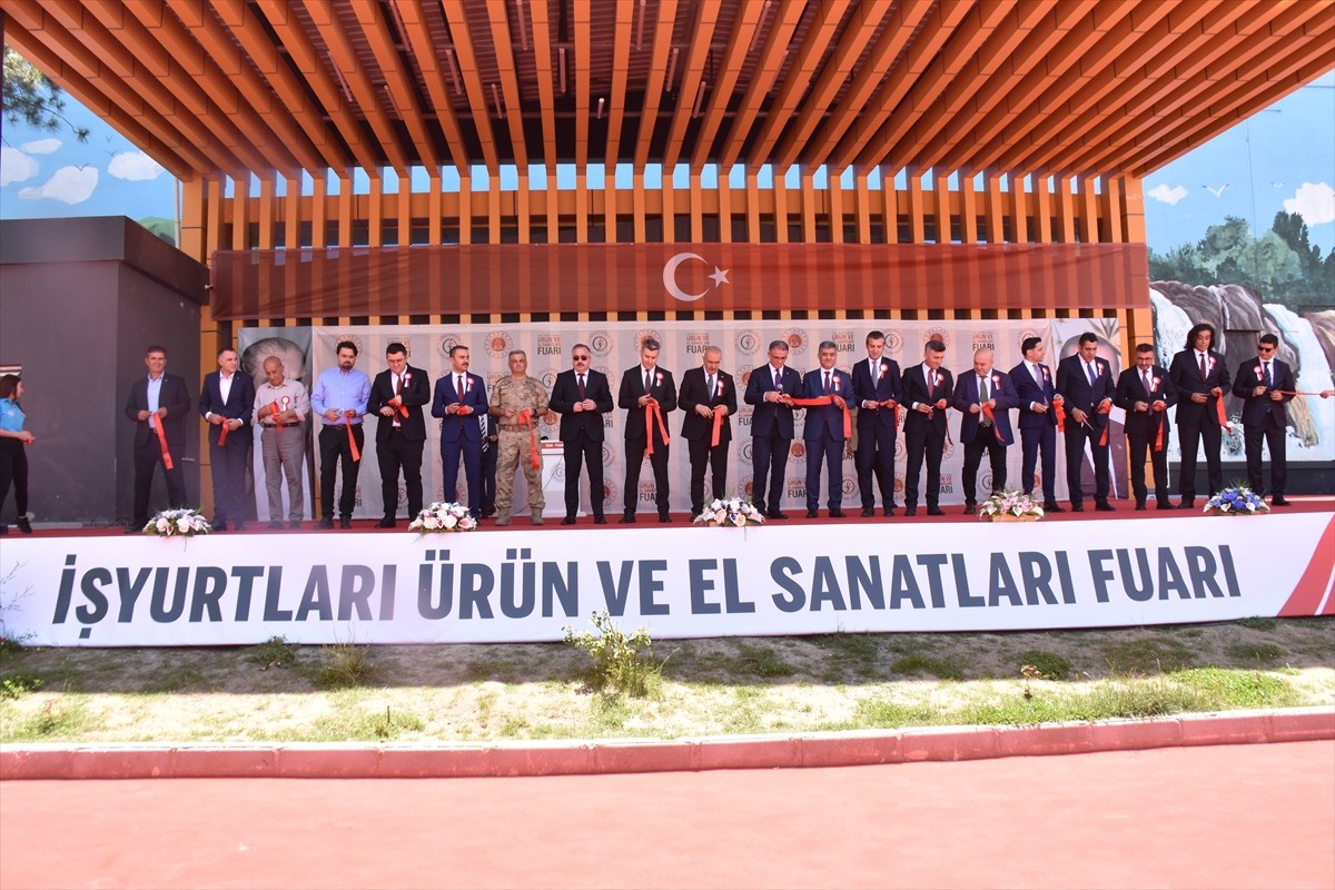 Van'da Adalet Bakanlığı Ceza İnfaz Kurumları ile Tutukevleri İşyurtları Kurumunca düzenlenen...