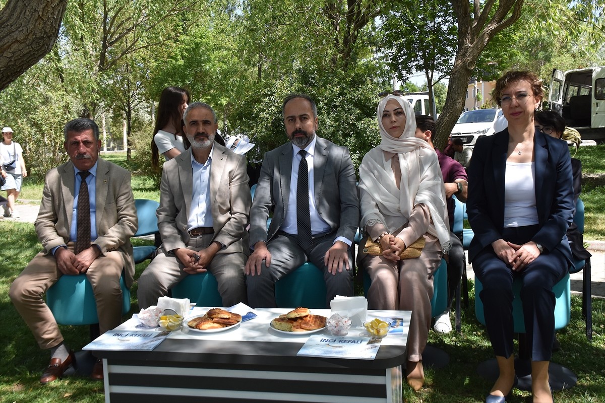 Van'da Yükseköğretim Kurulu (YÖK) ile Van Yüzüncü Yıl Üniversitesi (YYÜ) Bilim İletişimi Ofisi...