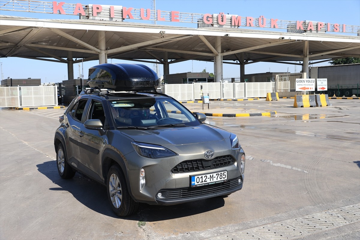 Yaşadıkları Avrupa ülkelerinden yıllık izinlerini geçirmek üzere yola çıkan gurbetçilerin...