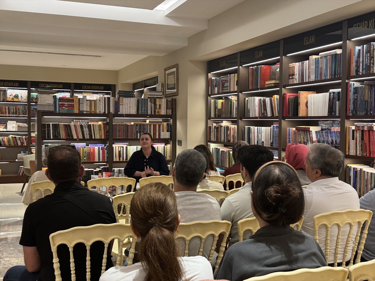 Yazar Peren Birsaygılı Mut, İsrail'in kuruluşuna katkı sağlayan 30 siyonist yazarın portrelerini...