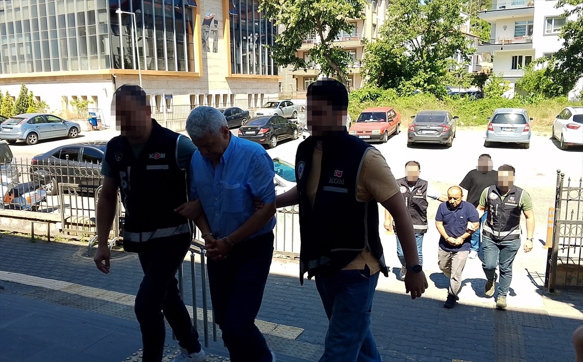  Zonguldak'ın Karadeniz Ereğli ilçesindeki müzede usulsüzlük yapıldığı iddiasıyla gözaltına alınan...