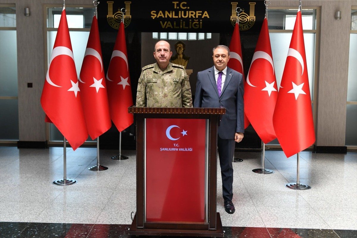 2. Ordu Komutanı Orgeneral Levent Ergün, Şanlıurfa Valisi Hasan Şıldak'a ziyarette bulundu.
