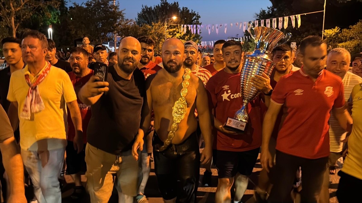 664. Tarihi Kırkpınar Yağlı Güreşleri finalinde Feyzullah Aktürk'ü yenerek başpehlivanlığı kazanan...