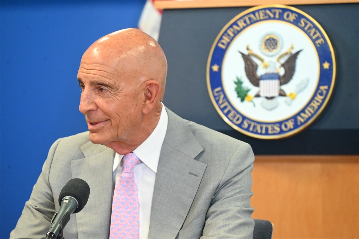 ABD'nin Ankara Büyükelçisi ve Suriye Özel Temsilcisi Thomas Barrack, New York'ta düzenlenen basın...