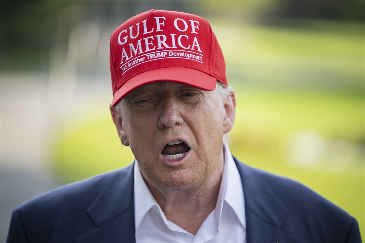 ABD Başkanı Donald Trump (fotoğrafta), vergi indirimi düzenlemesini eleştiren iş insanı Elon...