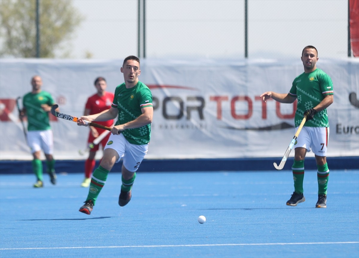 Açık Alan Hokeyi Erkekler Avrupa Şampiyonası 3, Kırklareli'nde devam ediyor. Hokey Tesisleri'nde...