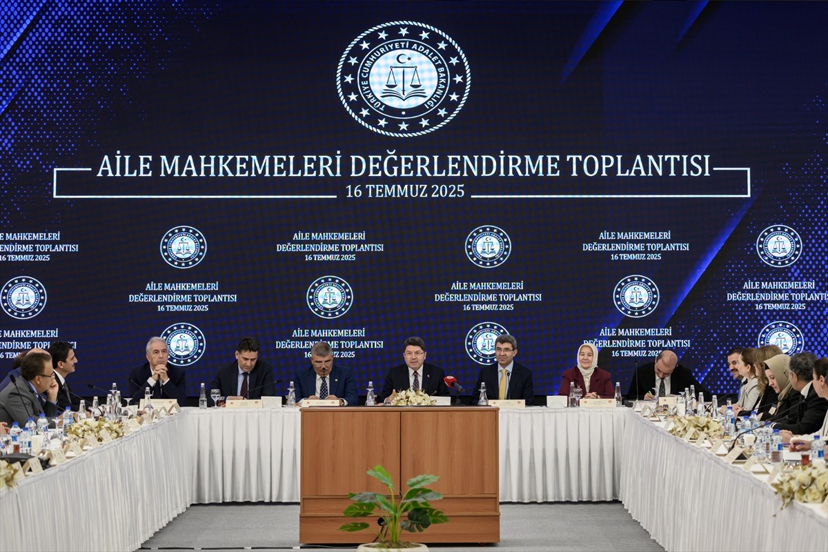 Adalet Bakanı Yılmaz Tunç başkanlığında, Hakimevi'nde, Aile Mahkemeleri Değerlendirme Toplantısı...