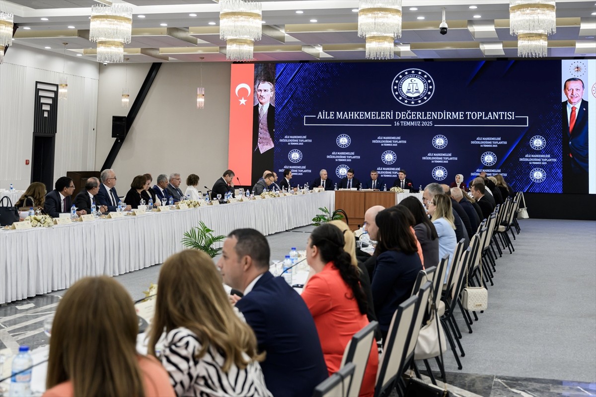 Adalet Bakanı Yılmaz Tunç başkanlığında, Hakimevi'nde, Aile Mahkemeleri Değerlendirme Toplantısı...