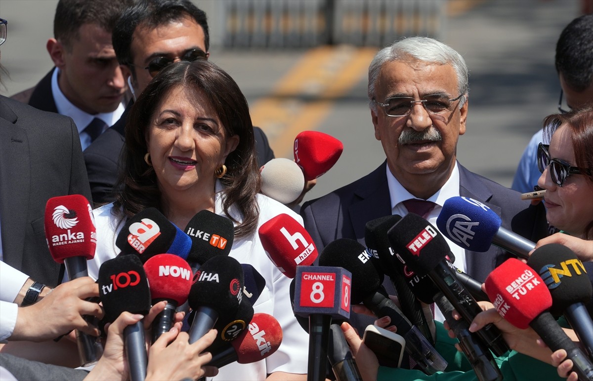 Adalet Bakanı Yılmaz Tunç, TBMM Başkanvekili ve Van Milletvekili Pervin Buldan ile Şanlıurfa...