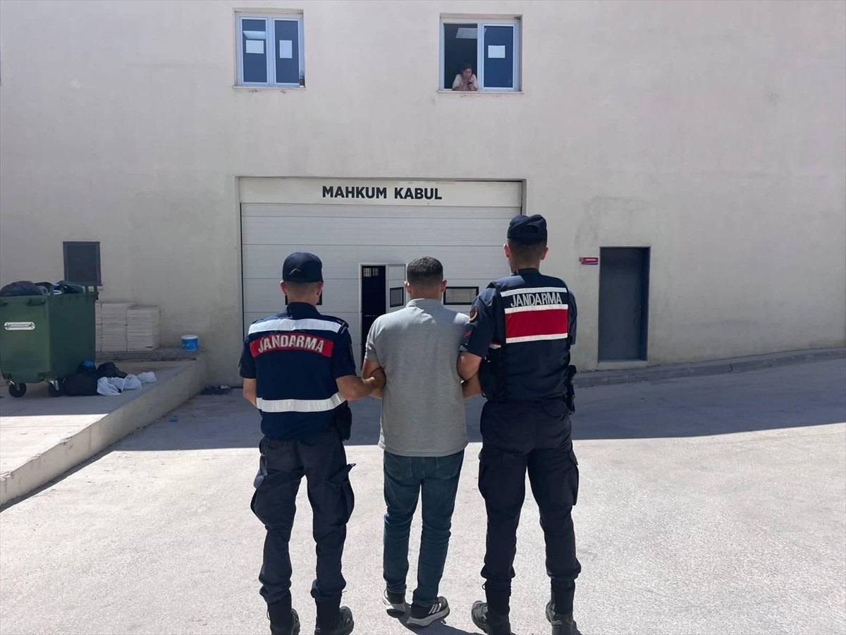 Adana'da sattığı ruhsatlı tabancasının çalındığını iddia ederek jandarmaya başvuran şüpheli ve...