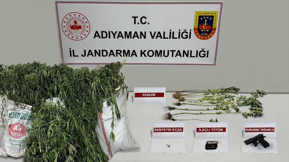 Adıyaman'da düzenlenen uyuşturucu operasyonunda 5 zanlı gözaltına alındı.
