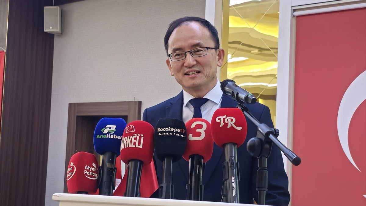 Afyonkarahisar'da Türkiye-Çin İş Geliştirme ve Destekleme Derneğinin ev sahipliğinde, Türkiye-Çin...