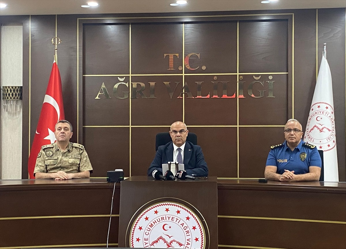 Ağrı Valisi Mustafa Koç, haziran ayında İran sınırında hudut birliklerince yapılan çalışmalar...