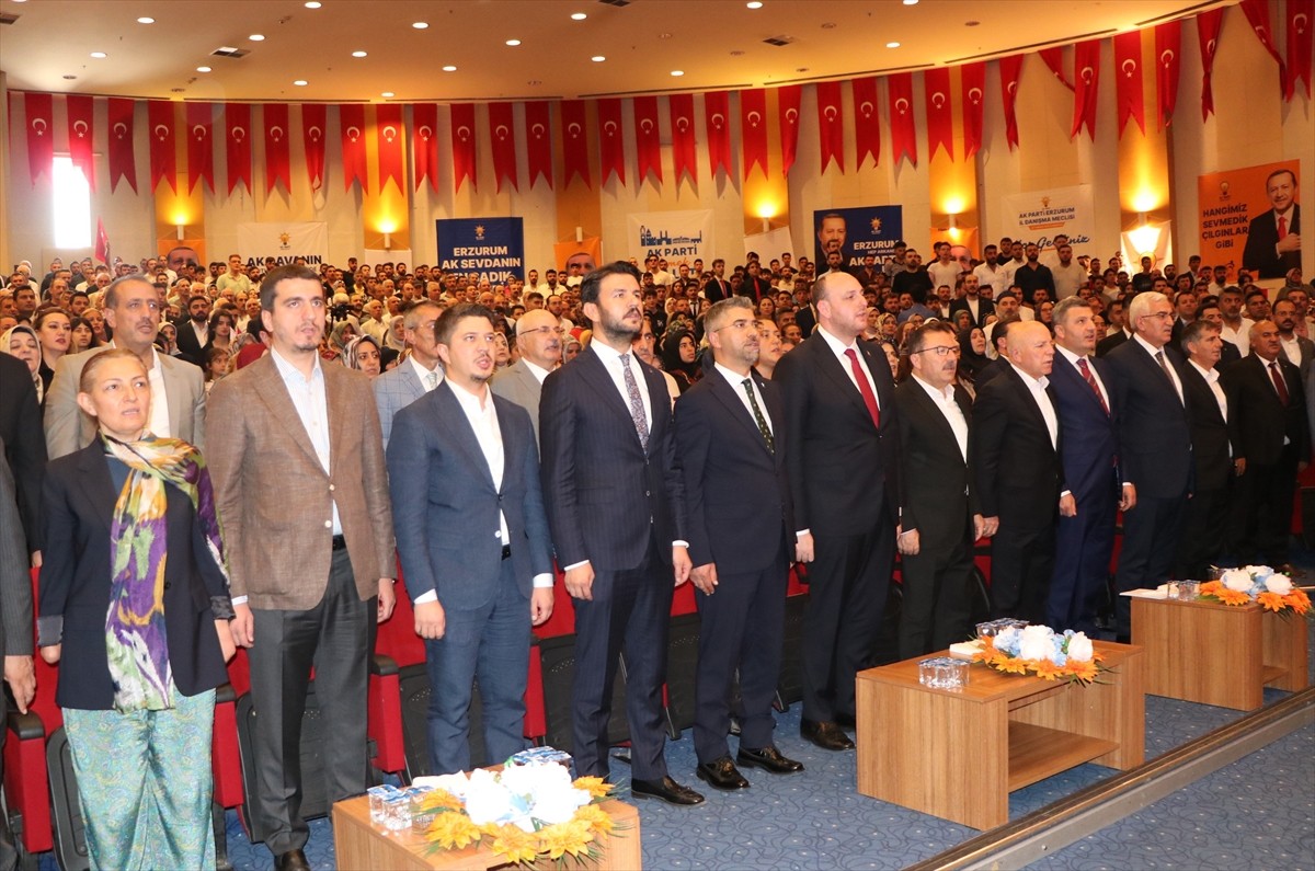 AK Parti Genel Başkan Yardımcısı Ahmet Büyükgümüş, partisinin Erzurum Necip Fazıl Kısakürek...