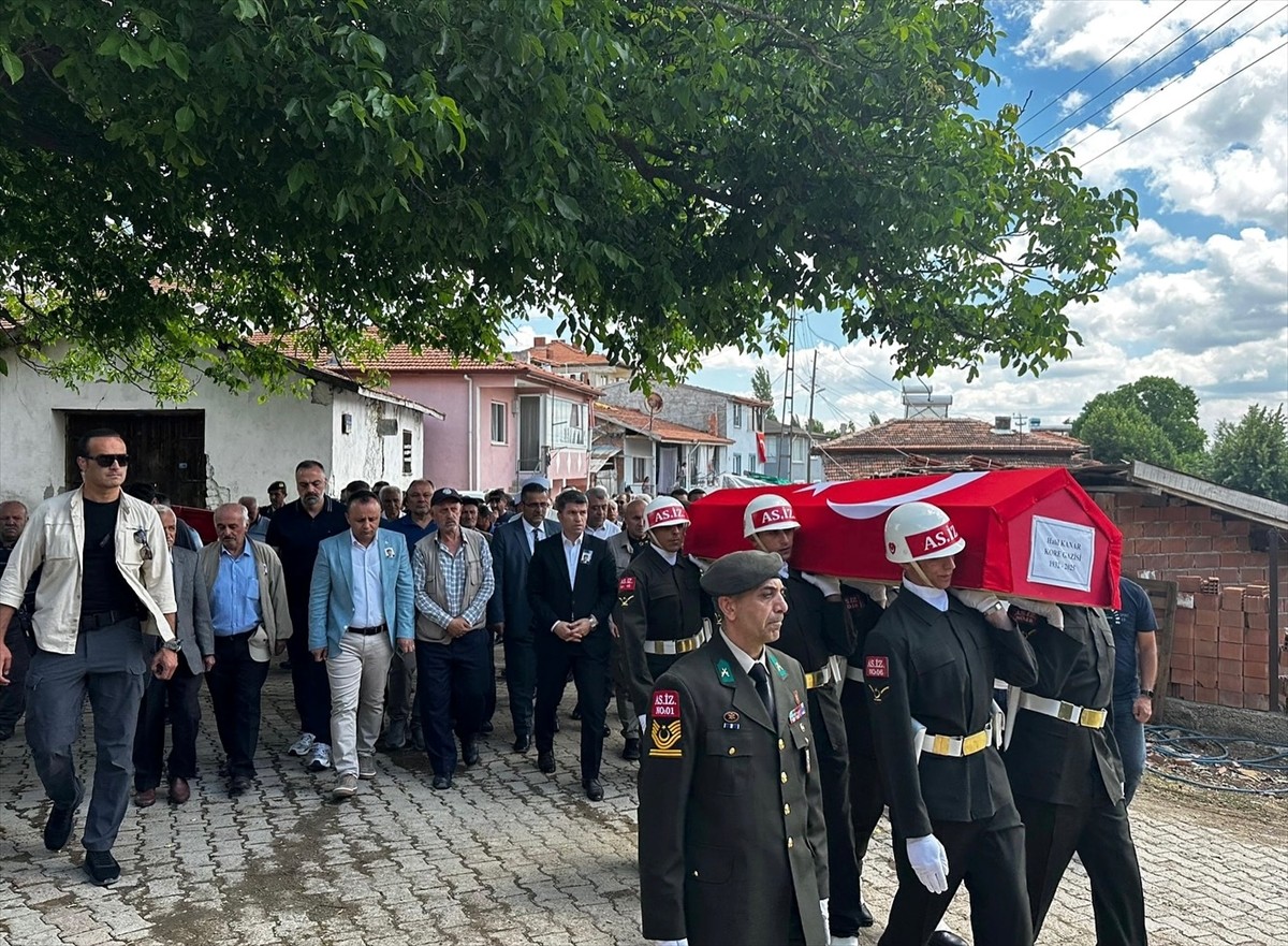 Amasya'da 93 yaşında vefat eden Kore gazisi Halil Kanar'ın cenazesi toprağa verildi.