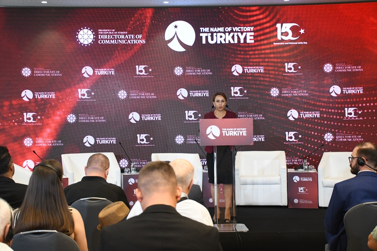 Arnavutluk'un başkenti Tiran'da, "Zaferin Adı Türkiye" konulu panel düzenlendi. Türkiye'nin Tiran...