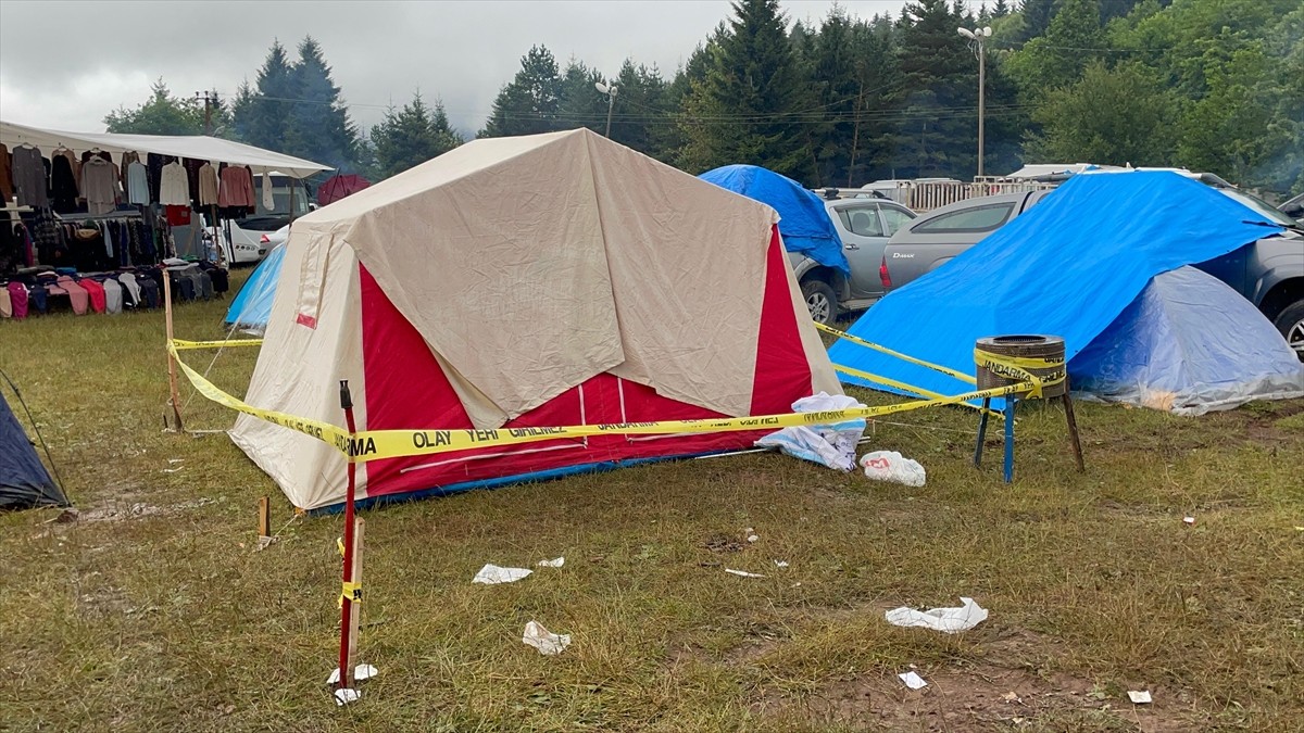 Artvin'de polis memuru, yaylada kaldığı çadırda karbonmonoksit zehirlenmesi sonucu hayatını...