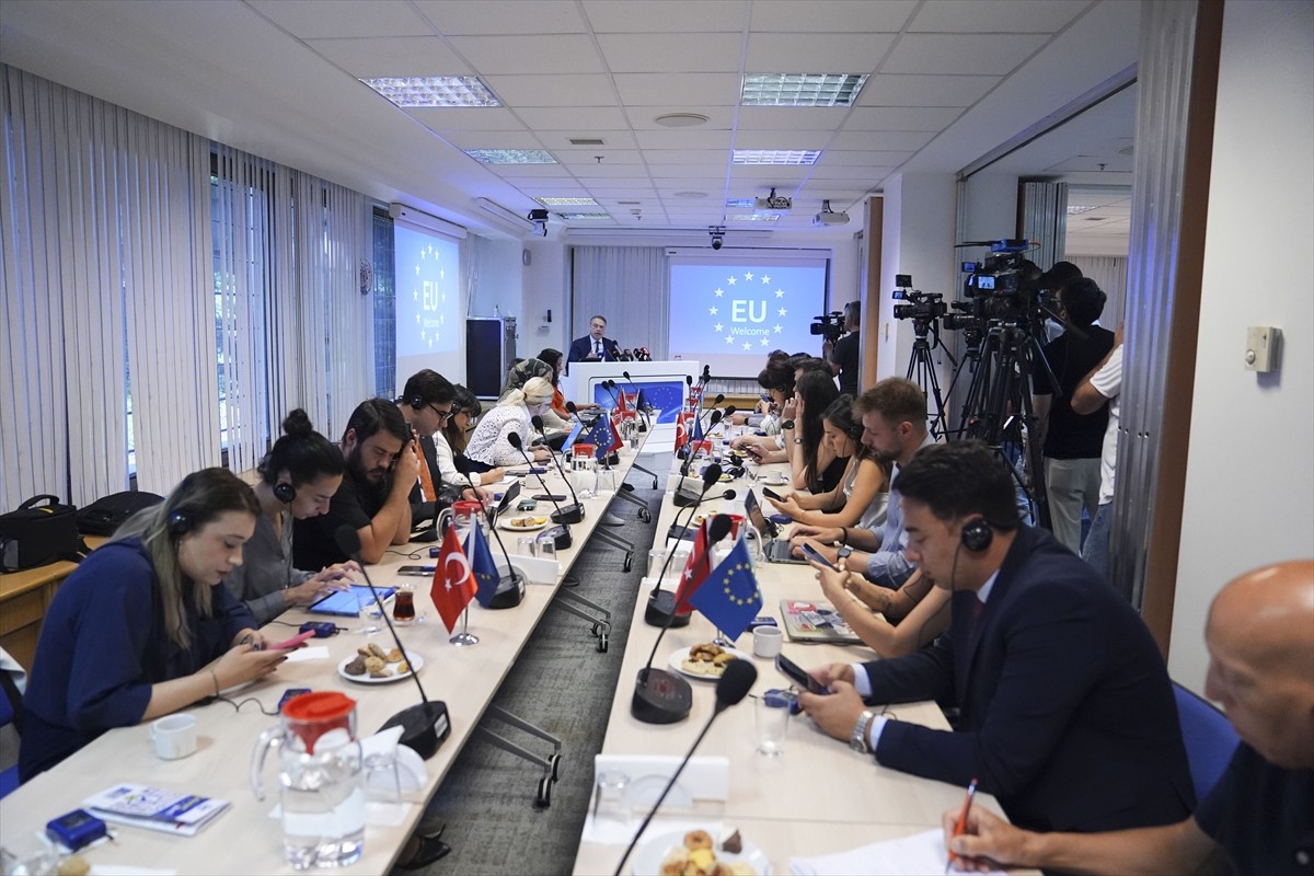 Avrupa Birliği (AB) Türkiye Delegasyonu Başkanı Büyükelçi Thomas Hans Ossowski (fotoğrafta), Türk...