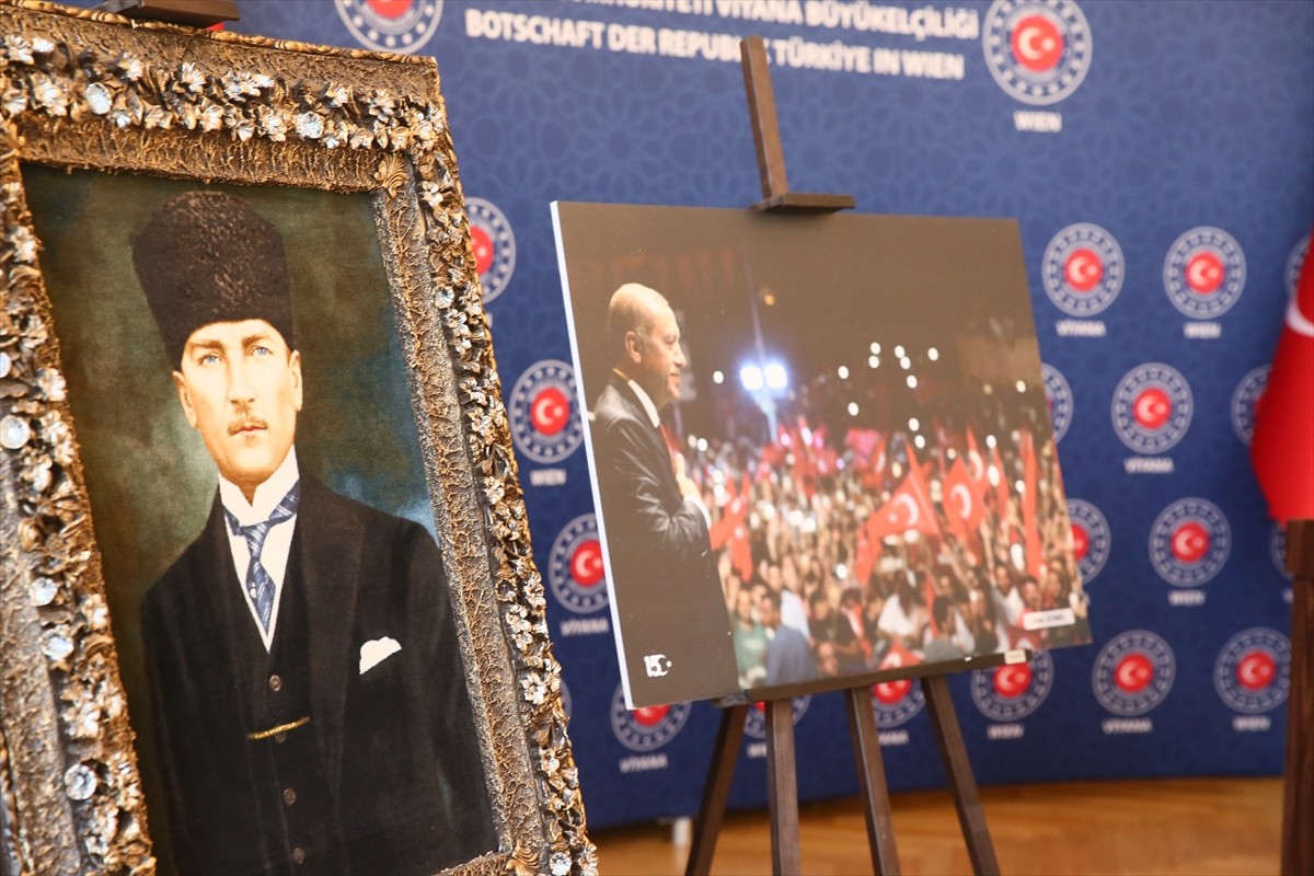 Avusturya'nın başkenti Viyana'da düzenlenen 15 Temmuz Demokrasi ve Milli Birlik Günü anma...