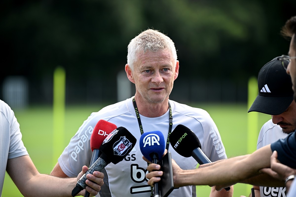 Beşiktaş Teknik Direktörü Ole Gunnar Solskjaer, siyah-beyazlı takımın Avusturya'nın Wiener...
