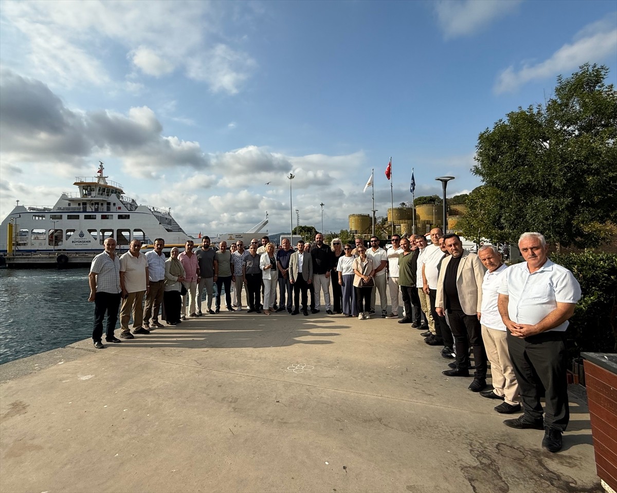 Beykoz Muhtarlar Derneği öncülüğünde spor kulübü başkanları, sivil toplum kuruluşu temsilcileri...