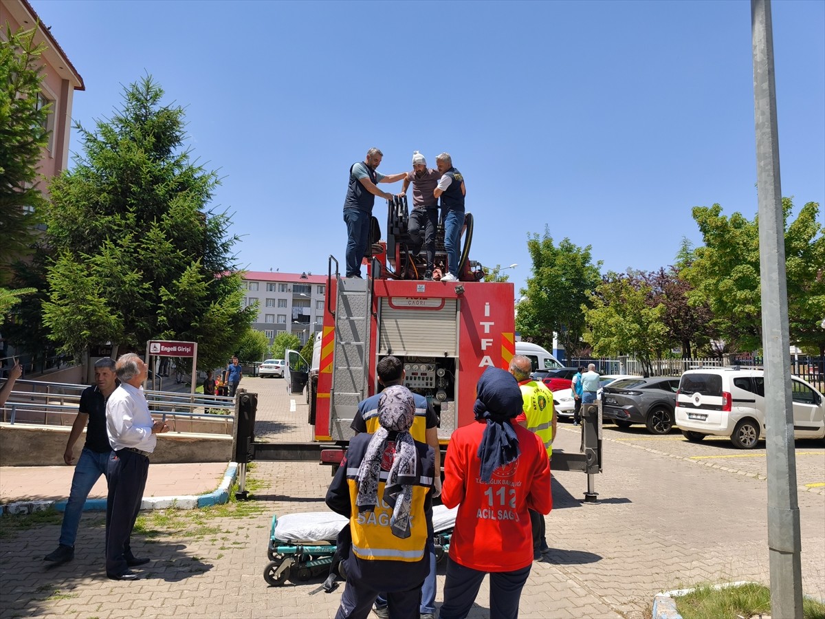 Bingöl'ün Solhan ilçesinde deprem ve yangın tatbikatı gerçekleştirildi. Solhan Devlet...