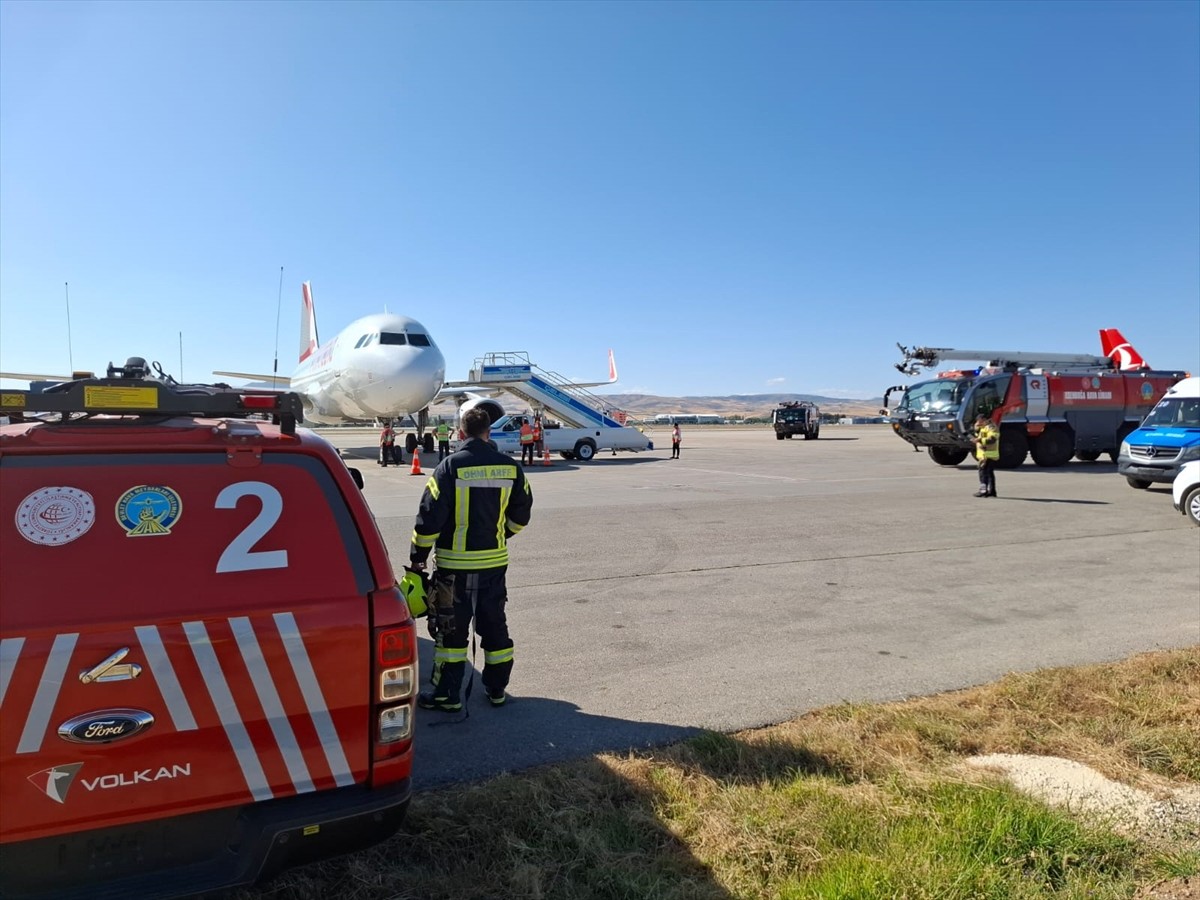 Birleşik Arap Emirlikleri'nden İstanbul'a giden AirArabia Havayolları'na ait yolcu uçağı...
