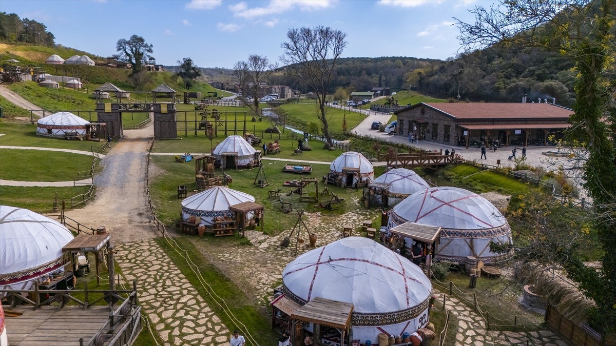 Bozdağ Film Platoları, 2025 sezonunda ziyaretçilerine yönelik özel kampanyalarla kültürel deneyimi...