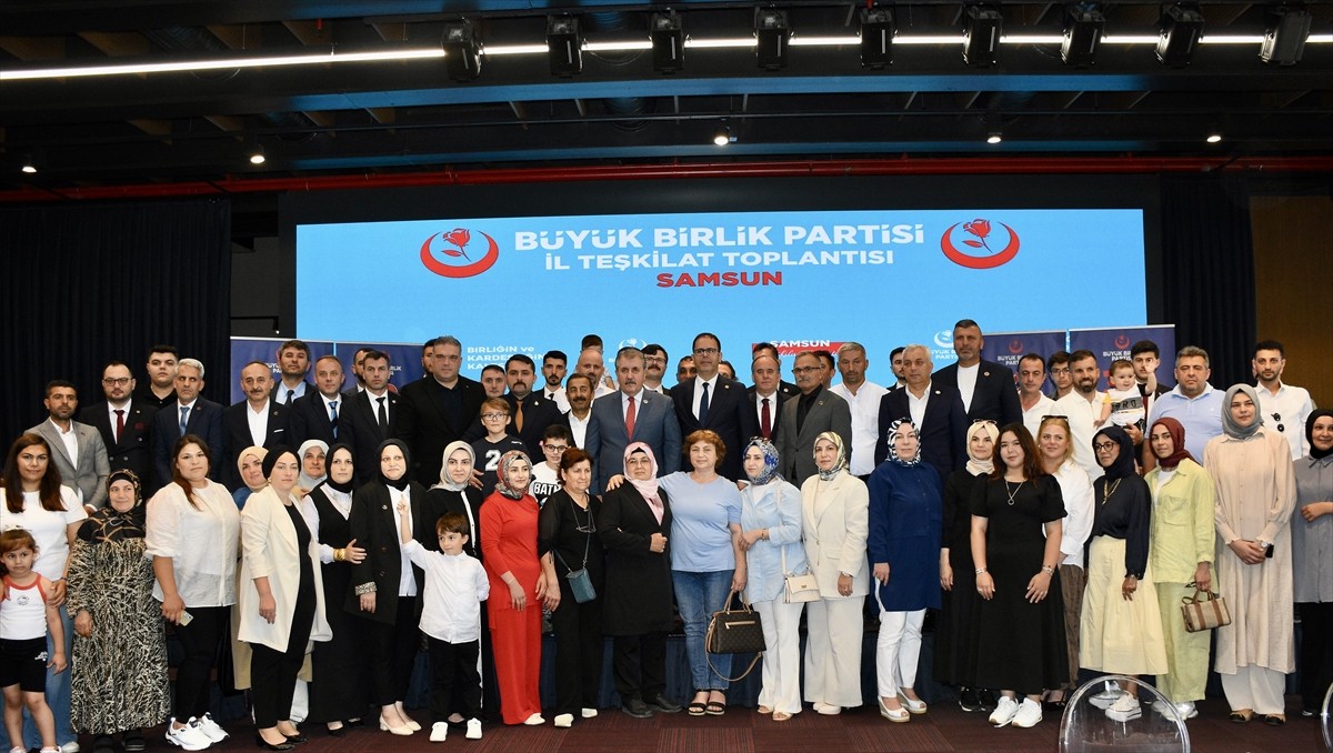 Büyük Birlik Partisi (BBP) Genel Başkanı Mustafa Destici, Samsun'da Şehit Ömer Halisdemir...