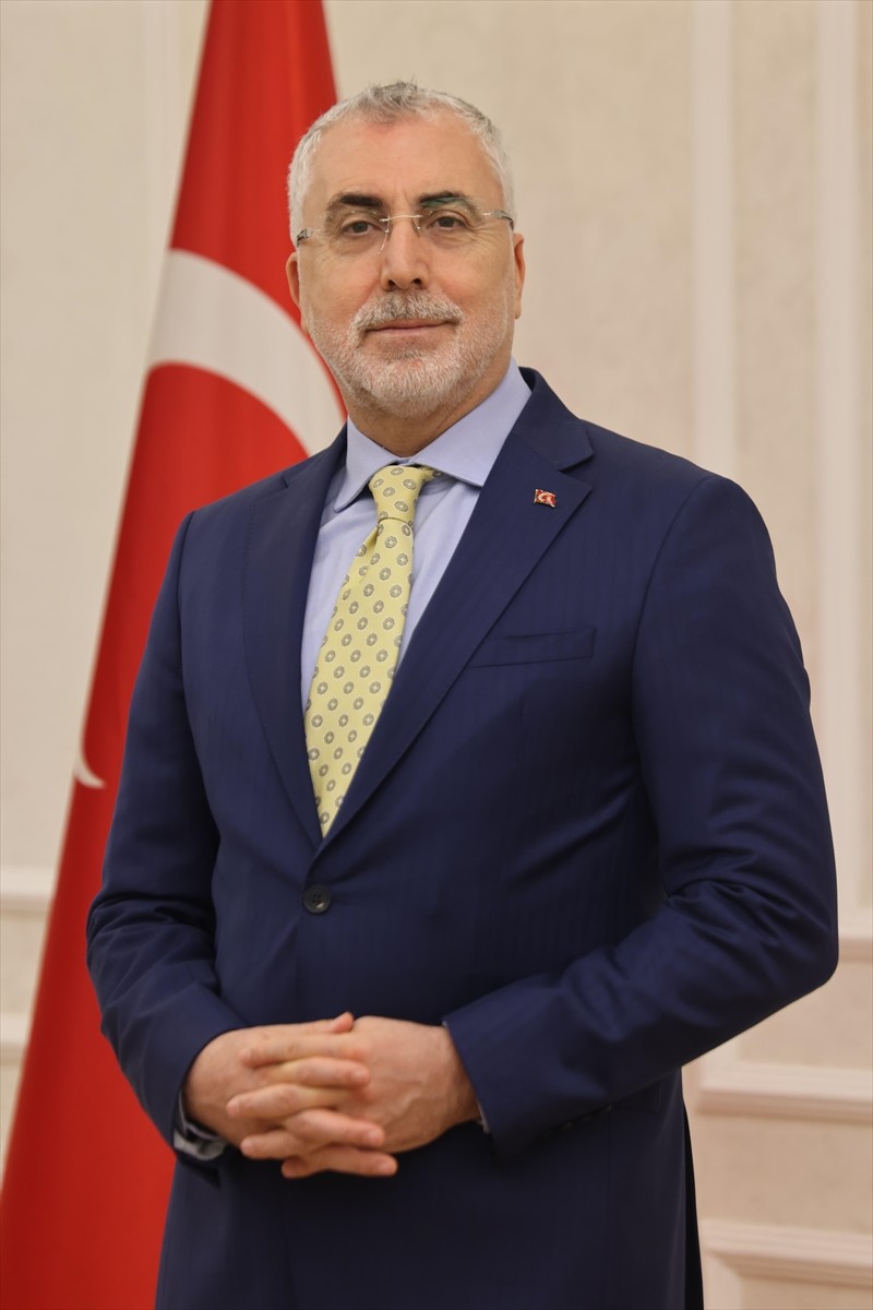 Çalışma ve Sosyal Güvenlik Bakanı Vedat Işıkhan, Kamu Toplu İş Sözleşmeleri Çerçeve Protokolü...