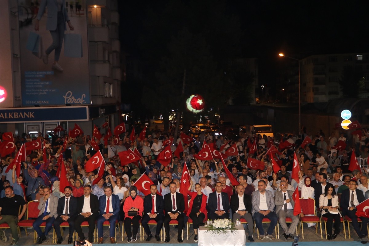 Çankırı'da 15 Temmuz Demokrasi ve Milli Birlik Günü dolayısıyla anma programları düzenlendi....