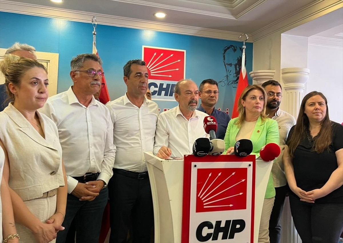 CHP Genel Başkan Yardımcısı Erhan Adem (sol3), CHP Genel Başkanı Özgür Özel'in katılımıyla yarın...