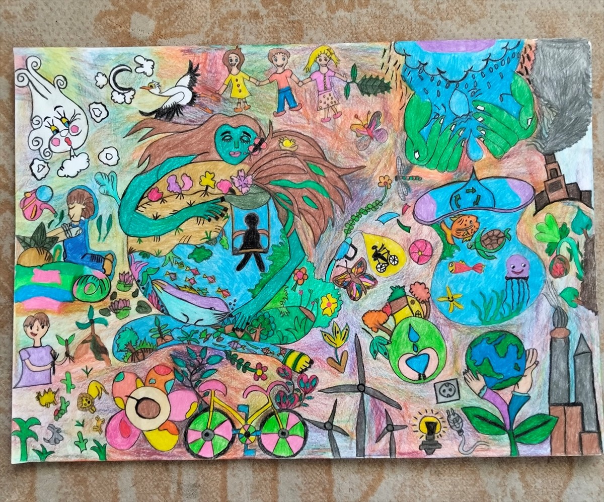 Çocuklara sanatla çevre bilincini oluşturmayı amaçlayan ve Pınar tarafından 44'üncü kez düzenlenen...