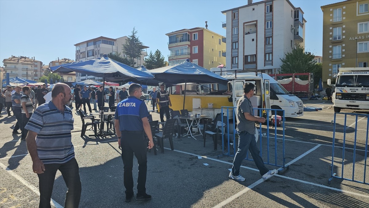 Çorum'da pazar esnafı arasında çıkan kavgada 1 kişi silahla vurularak öldürüldü, 7 kişi...