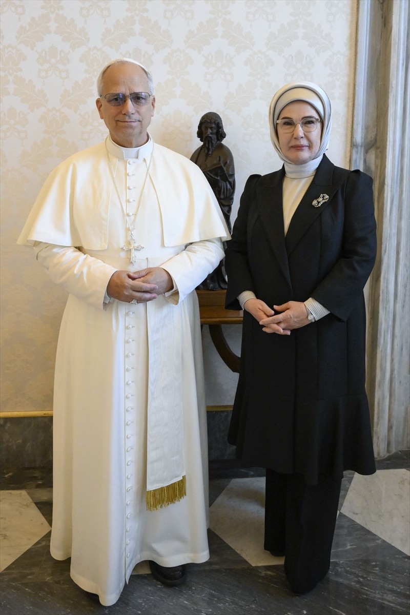 Cumhurbaşkanı Recep Tayyip Erdoğan'ın eşi Emine Erdoğan, Vatikan'da Katoliklerin ruhani lideri ve...
